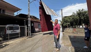 Ağustos ayında &ccedil;atı u&ccedil;tu, vatandaşlar o anı anlattı
