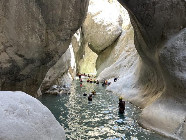 Turistlerin yeni g&ouml;zdesi oldu! Akın akın geliyorlar