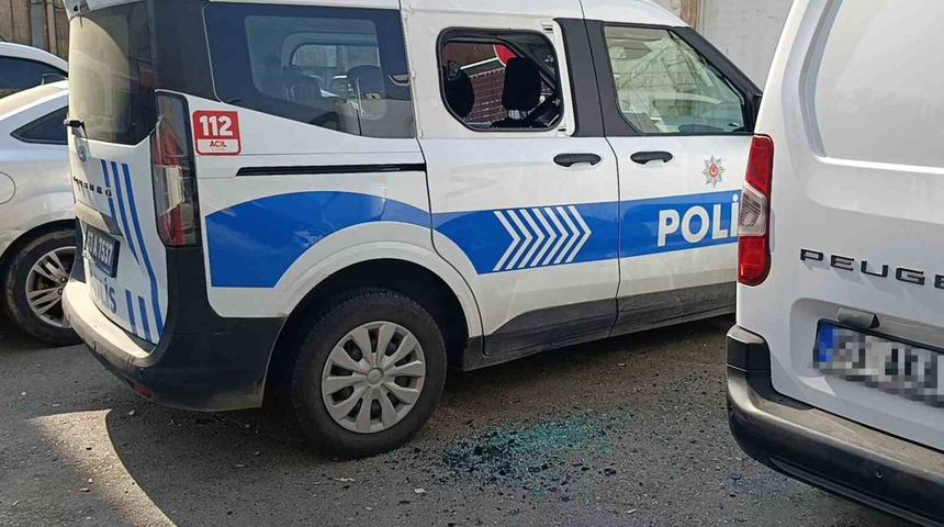 Şanlıurfa&rsquo;da polis aracına zarar veren zanlı tutuklandı