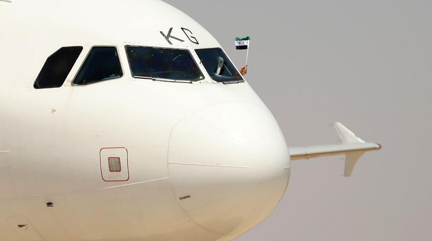 Rusya'dan Suriye'ye 1,5 yıl sonra ilk yolcu u&ccedil;ağı iniş yaptı
