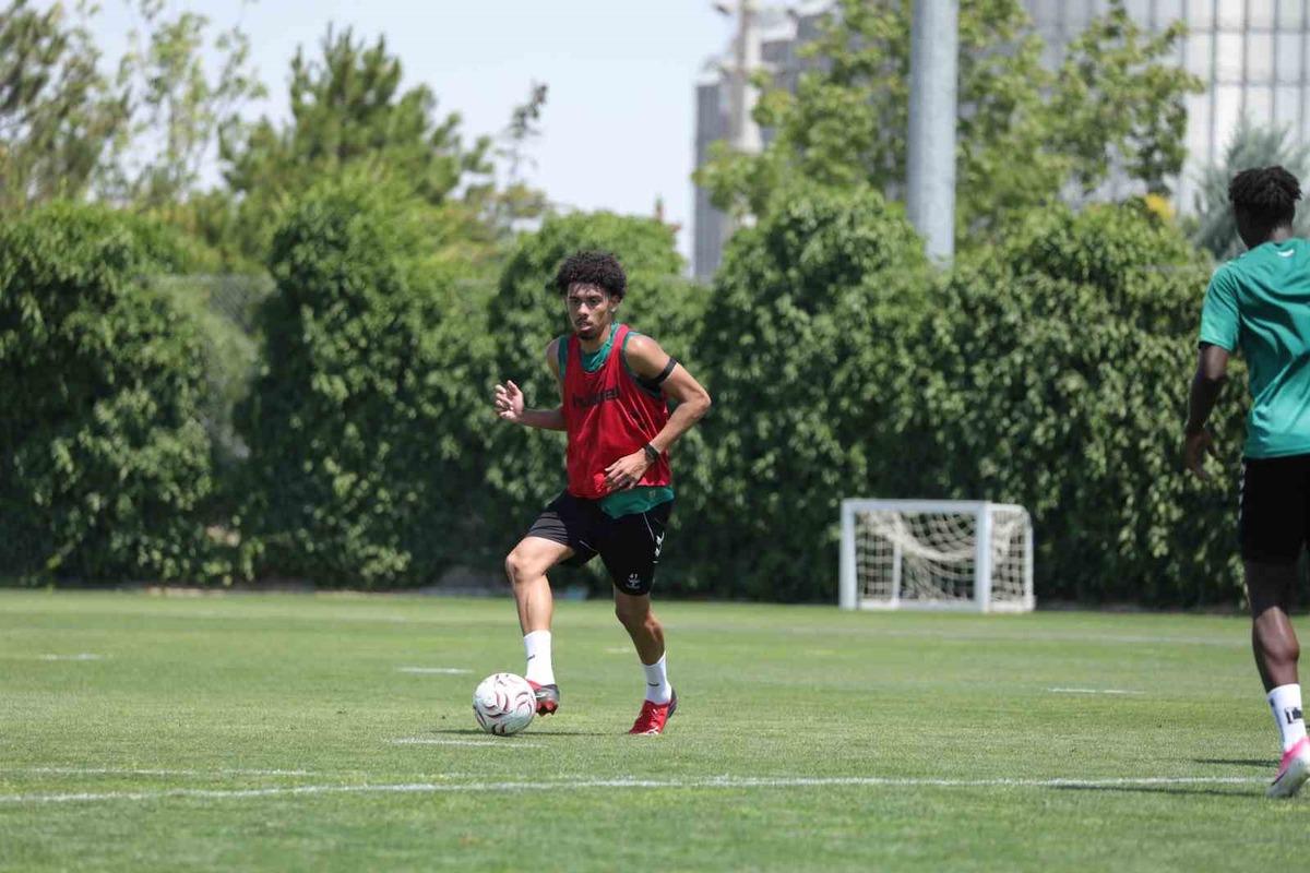 Konyaspor, Fenerbahçe maçı hazırlıklarını başladı 2