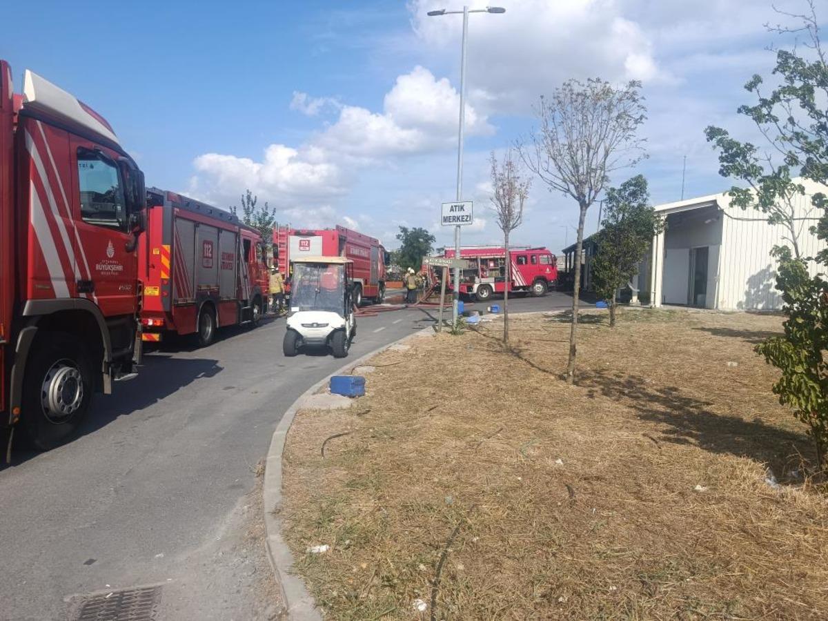 Bakırköy de hastane bahçesinde korkutan yangın 2
