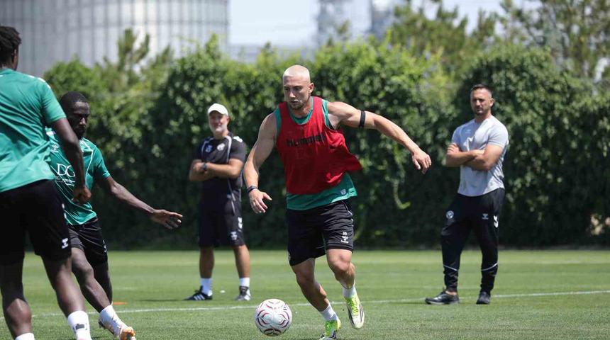 Konyaspor, Fenerbah&ccedil;e ma&ccedil;ı hazırlıklarını başladı