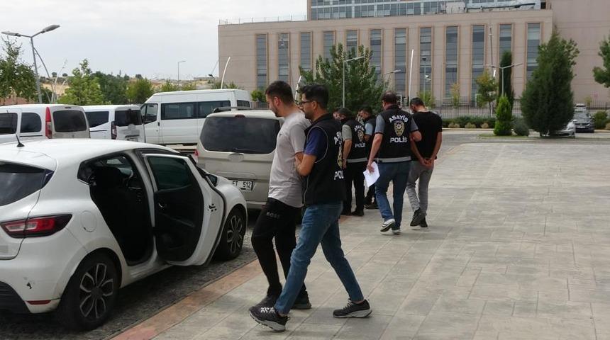 Uşak'ta kuyumcu soygununda 3 ş&uuml;pheli tutuklandı