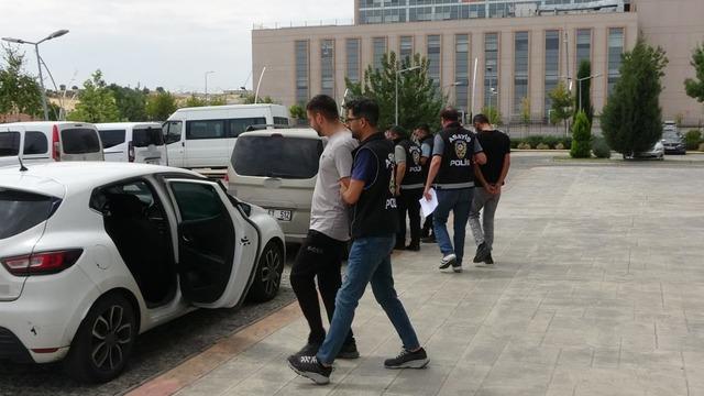 Uşak'ta kuyumcu soygununda 3 şüpheli tutuklandı