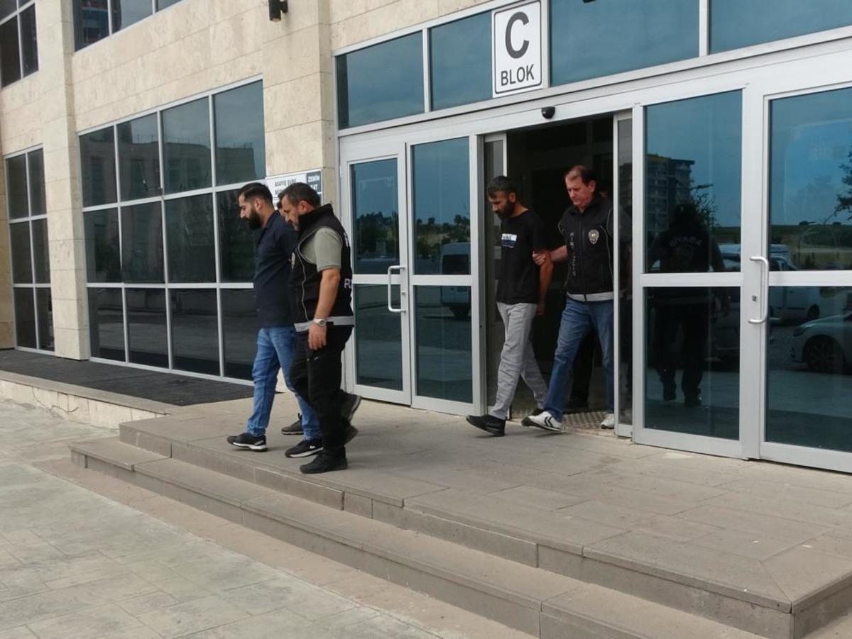 Uşak ta kuyumcu soygununda 3 ş&uuml;pheli tutuklandı 2