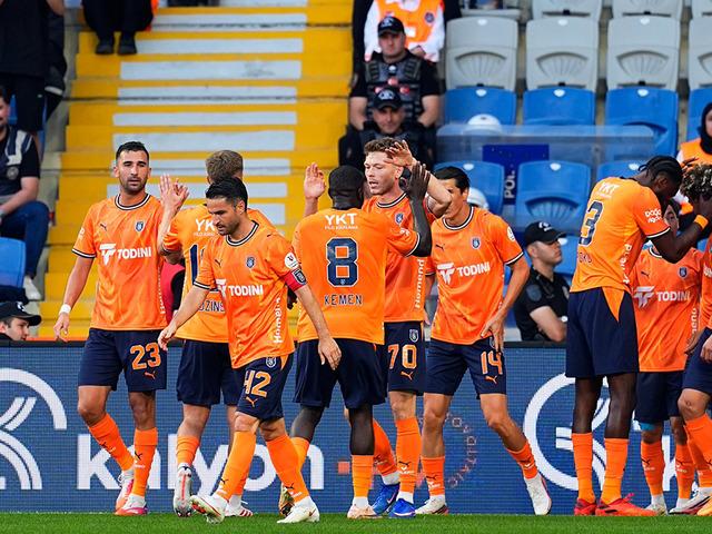 İstanbul Başakşehir Kocaelispor'u rahat ge&ccedil;ti!
