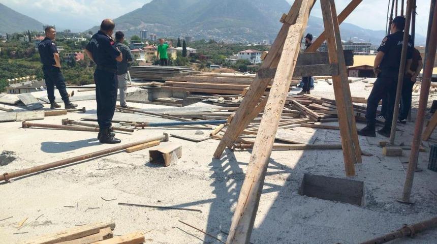 Eşini ve kayınvalidesini bı&ccedil;aklayan şahıs intihar teşebb&uuml;s&uuml;n&uuml; canlı yayınladı