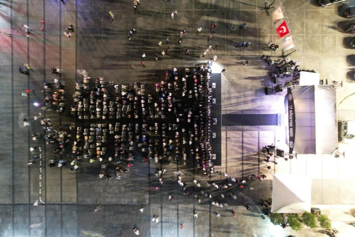 Marmara Depremi nde hayatını kaybedenler Sakarya da anıldı 6
