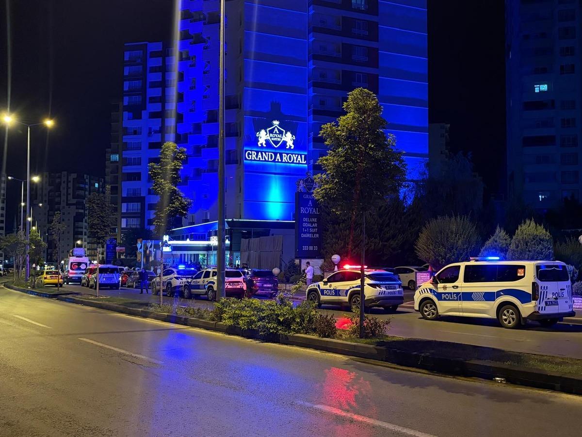 Otel odasında kavga ettiği kadını 5. kattan attı! 5