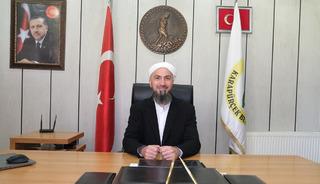 T&uuml;rkiye'de tek! Belediye Başkanı &Ccedil;oruhlu: "Sarık işimi yapmama engel değil"