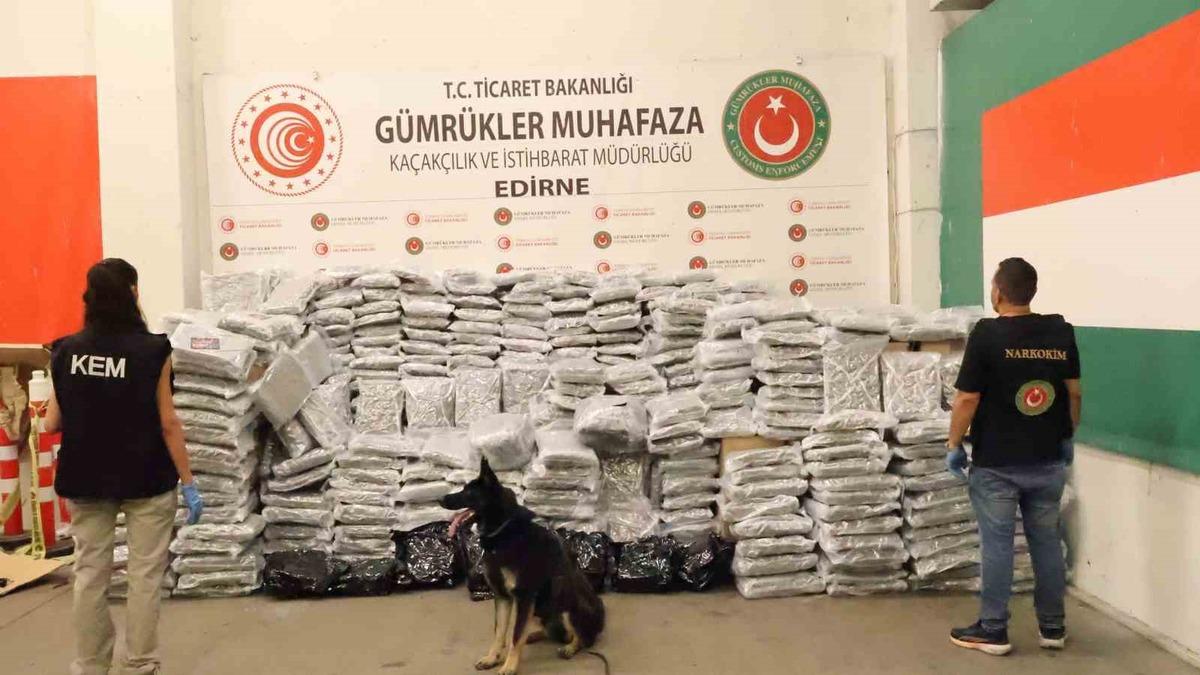 Bakanlık düğmeye bastı: Gümrükte yüksek miktarda uyuşturucu ele geçirildi 1
