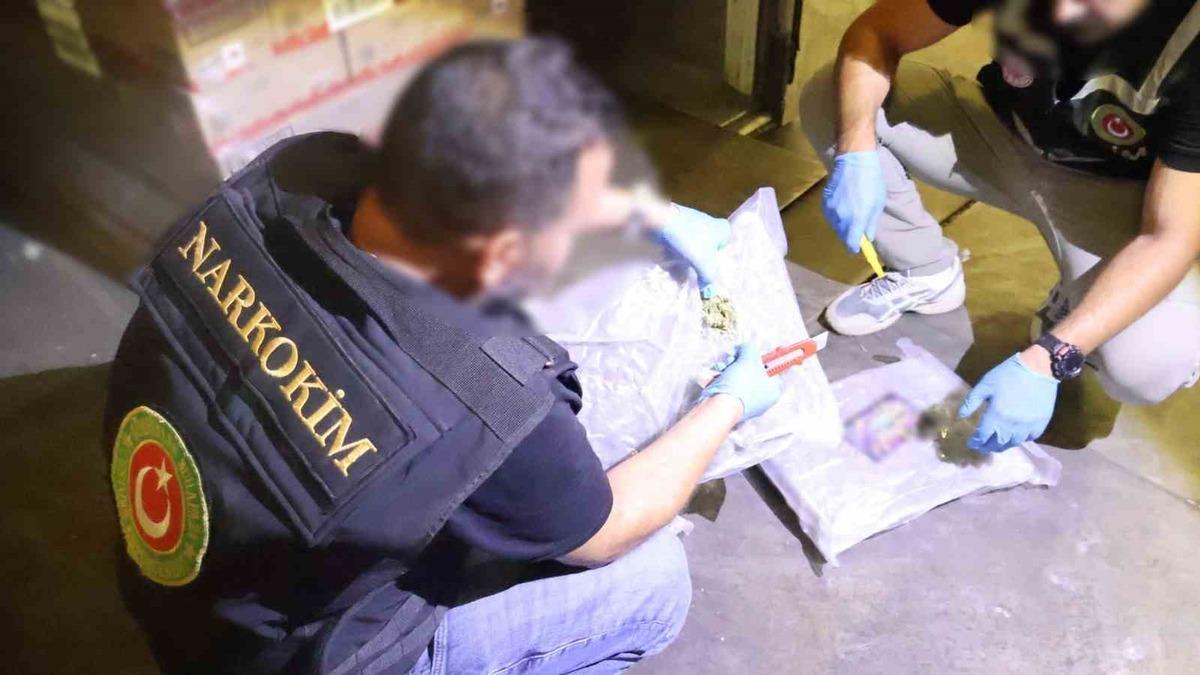 Bakanlık düğmeye bastı: Gümrükte yüksek miktarda uyuşturucu ele geçirildi 2