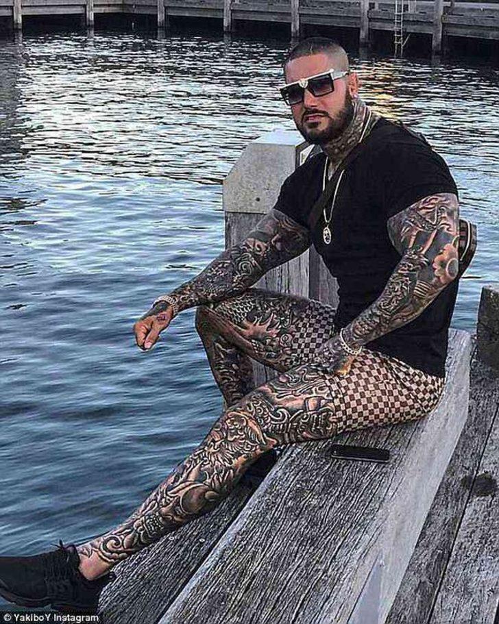 Müslüman asker Instagramı sallıyor Müslüman asker Instagramı sallıyor