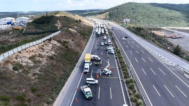 Saniyelik çarpışma bir aileyi parçaladı: Ölenler 3 küçük kardeşmiş! Kuzey Marmara Otoyolu ndaki kazada kahreden detay 6