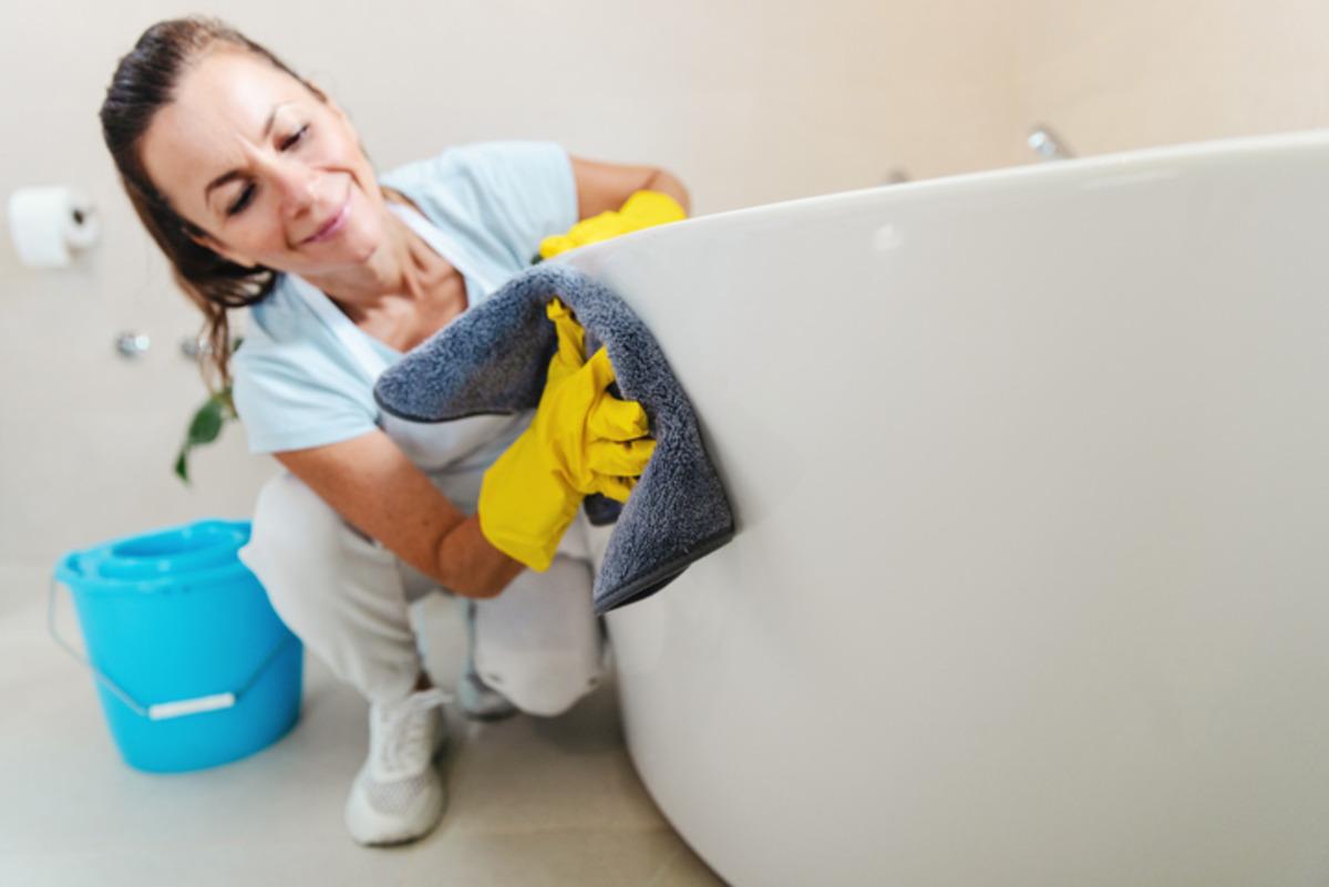 Banyo temizliği yaparken küvete bu mutfak ürününü dökün çağrısı yapıldı 3
