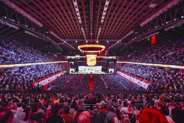 İK&Uuml;, 20 nci d&ouml;nem mezunlarını verdi 3