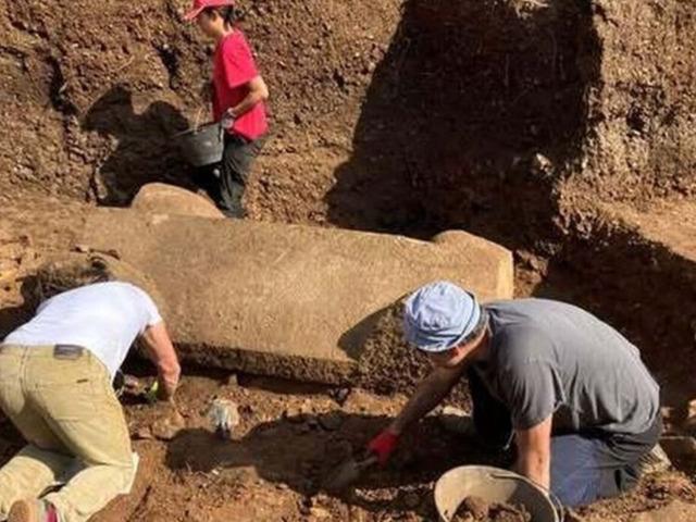 1500 yıl boyunca m&uuml;h&uuml;rl&uuml;yd&uuml;: İ&ccedil;inden bakın kim &ccedil;ıktı