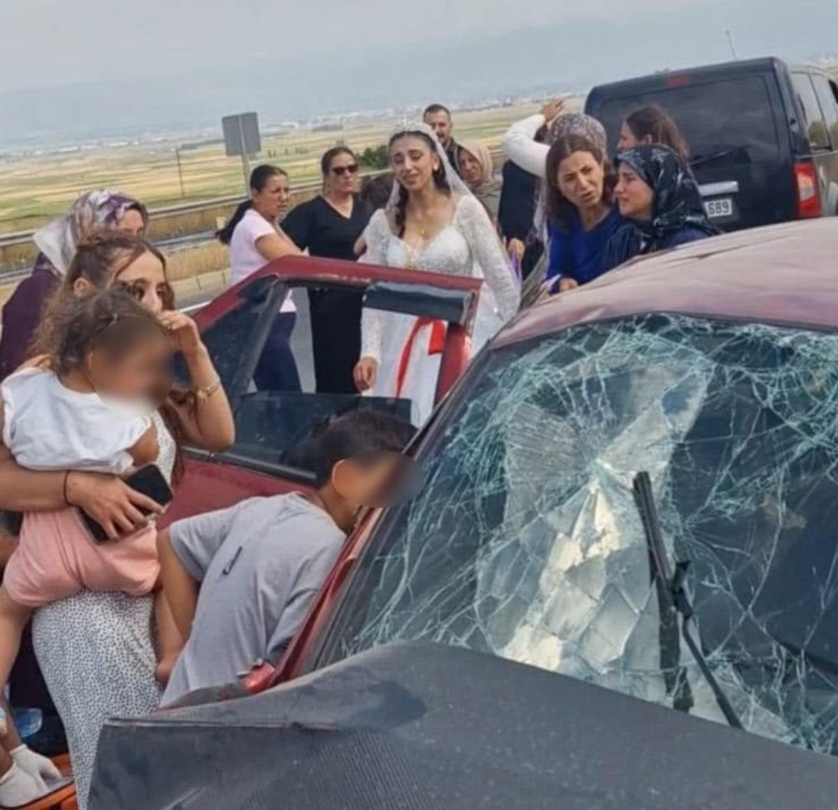 D&uuml;ğ&uuml;n konvoyunda felaket: 2 &ouml;l&uuml; 4 yaralı 1