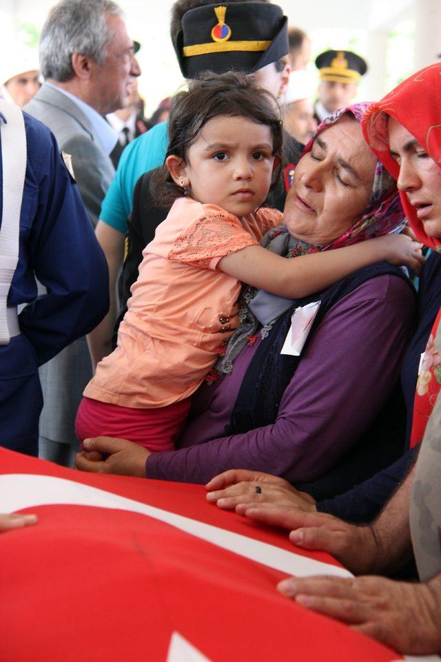 8 yıl sonra şehit oldu, gözyaşlarıyla uğurlandı