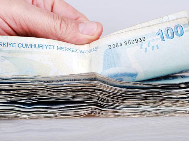 Ağustos'ta en &ccedil;ok hava yolu ile yurt dışı yolcu taşımacılığı pahalandı