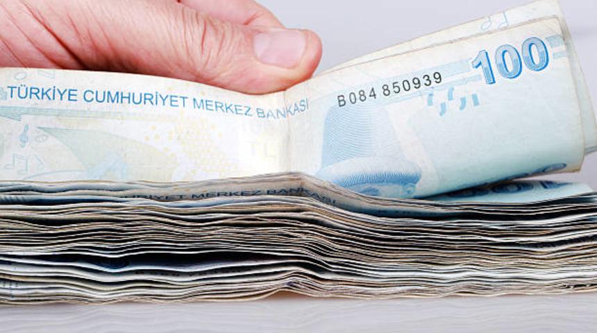 Ağustos'ta en &ccedil;ok hava yolu ile yurt dışı yolcu taşımacılığı pahalandı