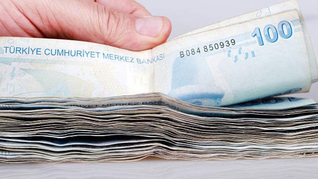 Ağustos'ta en çok hava yolu ile yurt dışı yolcu taşımacılığı pahalandı