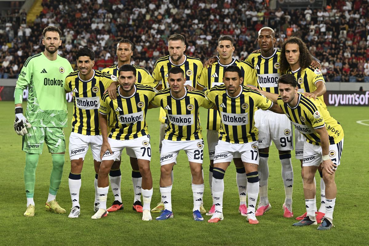 Fenerbahçe de 4 futbolcu kadro dışı mı bırakıldı? Neşter iddiası olay oldu 2