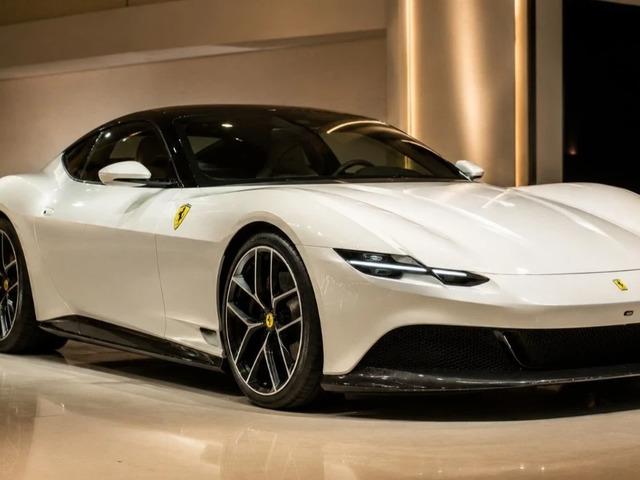 Eleştirilerin odağındaydı: Elektrikli Ferrari 40 milyon dolara satıldı