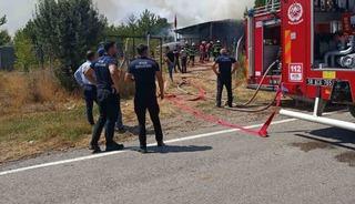 Sivas&rsquo;ta m&uuml;stakil ev yangında k&uuml;le d&ouml;nd&uuml;