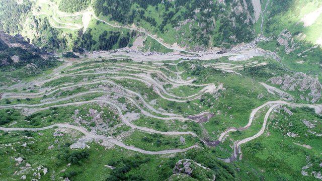 Bayburt- Trabzon sınırında 'dünyanın en tehlikeli yolu'