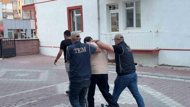 Kırmızı b&uuml;ltenle aranan Irak uyruklu şahıs yakalandı 1