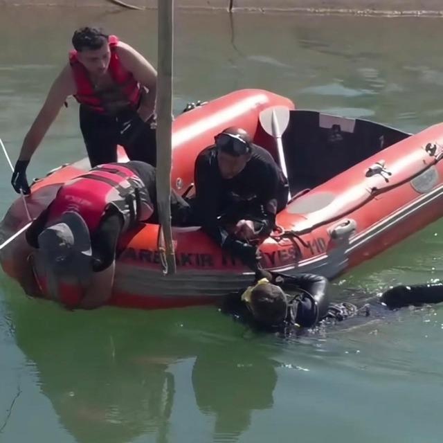 Diyarbakır’da otomobil su kanalına düştü: 5 kişi kendi imkanları ve çevredekilerin yardımıyla kurtuldu 1