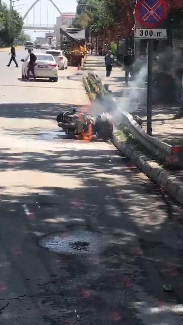Muş&rsquo;ta seyir halindeki motosiklet alev aldı 1