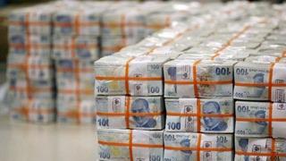 Hazine bugün düzenlediği iki ihaleyle 101,7 milyar lira borçlandı
