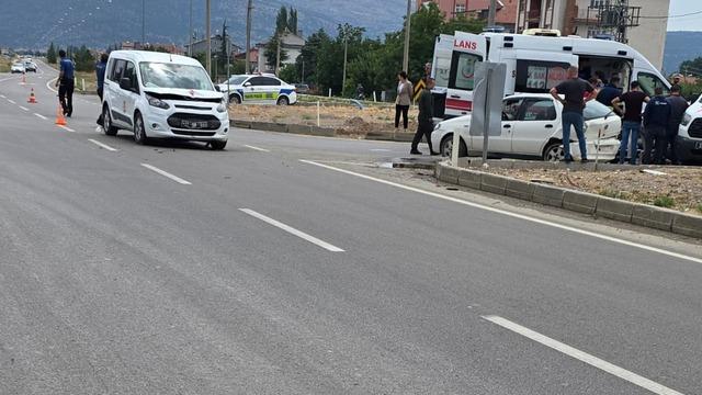 Isparta’da iki araç çarpıştı: 5 yaralı