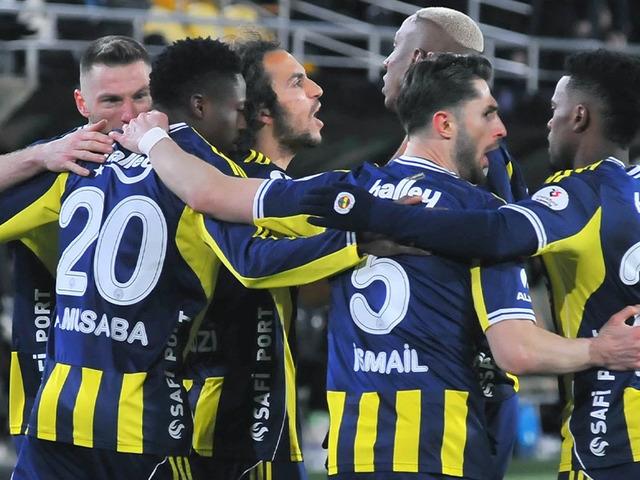 Fenerbah&ccedil;e'de bir ayrılık daha! Anthony Musaba İngiltere yolcusu