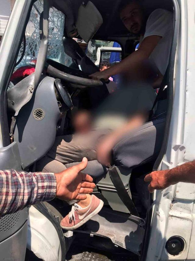 Buharkent&rsquo;te iki minib&uuml;s &ccedil;arpıştı: 8 yaralı 1