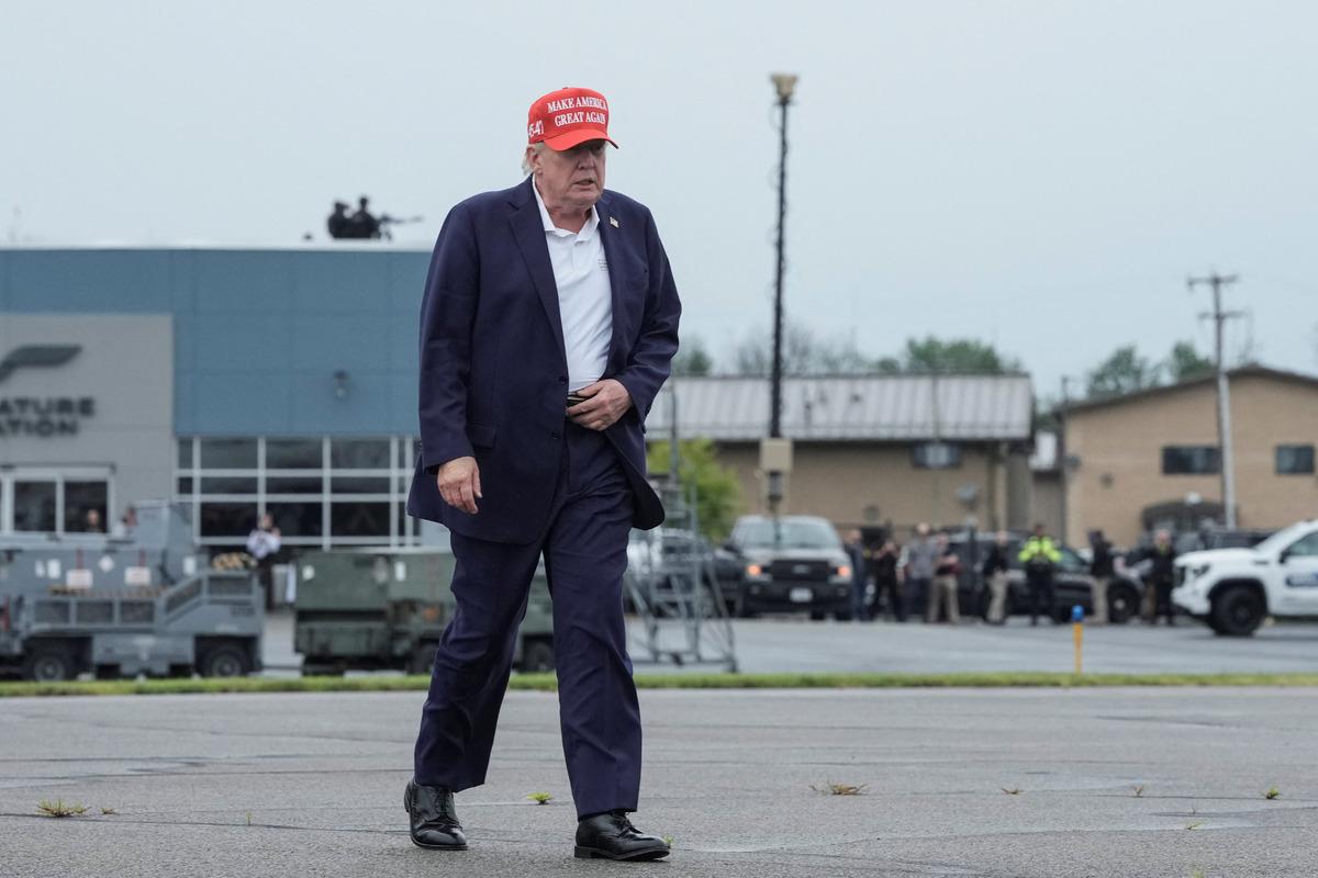 Trump a k&ouml;t&uuml; haber! "Onay oranı başkanlığının en d&uuml;ş&uuml;k seviyesine geriledi" 2