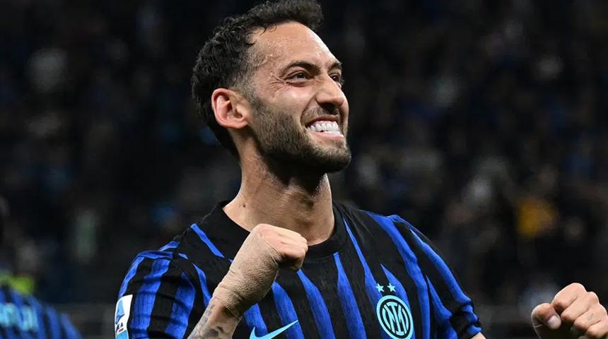 S&uuml;per Lig bu sefer alev alacak! Hakan &Ccedil;alhanoğlu, Fenerbah&ccedil;e ile g&ouml;r&uuml;ş&uuml;yor