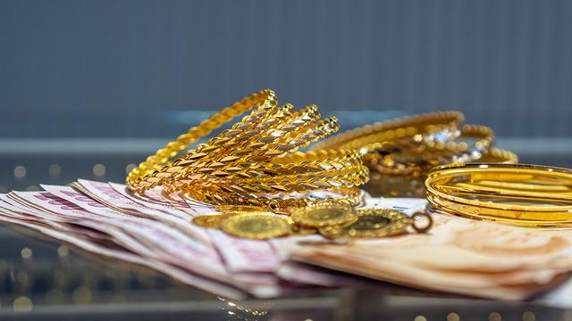 Altın fiyatları ne kadar oldu, düştü mü arttı mı? 18 Ağustos 2026 gram, çeyrek, Cumhuriyet altını