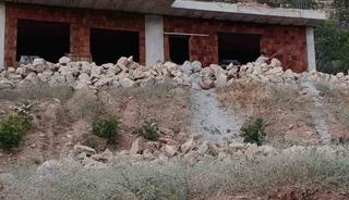Gerc&uuml;ş&rsquo;te iskeleden d&uuml;şen taş ustası ağır yaralandı