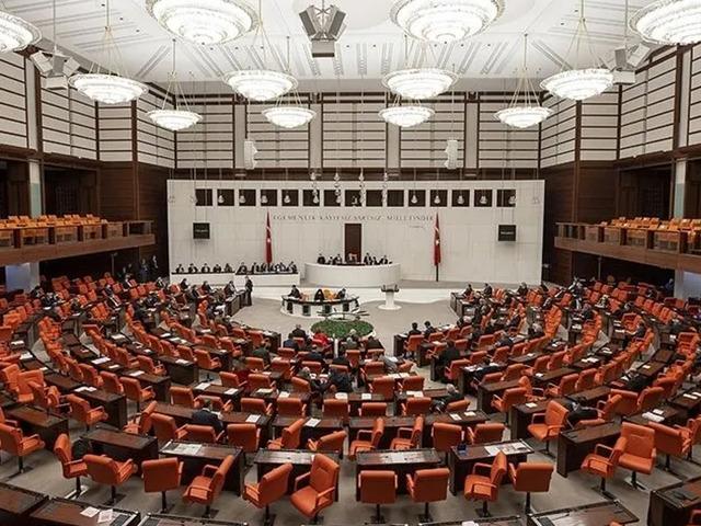 İki yeni ittifak mı geliyor? 3 parti anlaştı, 3 parti masada