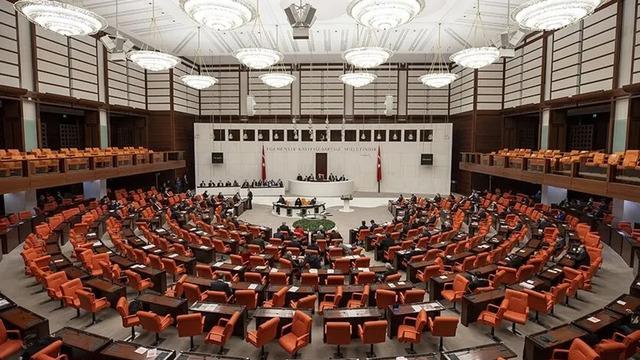 İki yeni ittifak mı geliyor? 3 parti anlaştı, 3 parti masada
