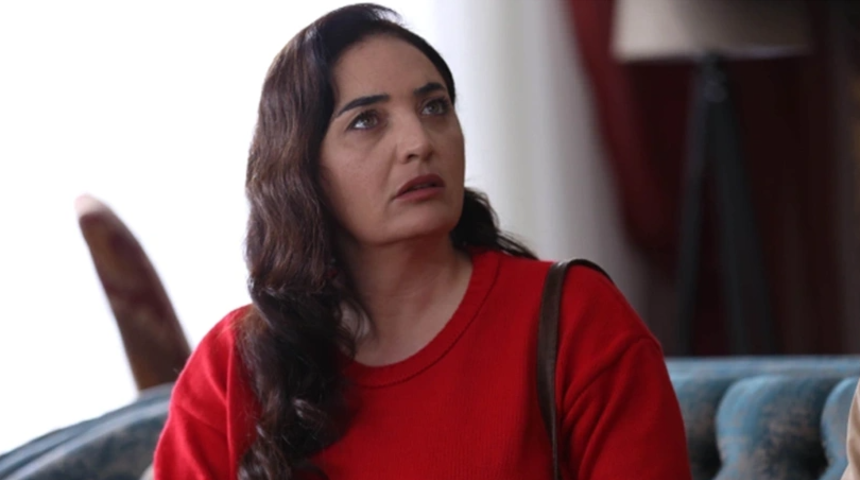 M&uuml;lakatı ge&ccedil;ip oraya yerleşti! &Uuml;nl&uuml; oyuncu Fadik Sevin Atasoy samuray oluyor