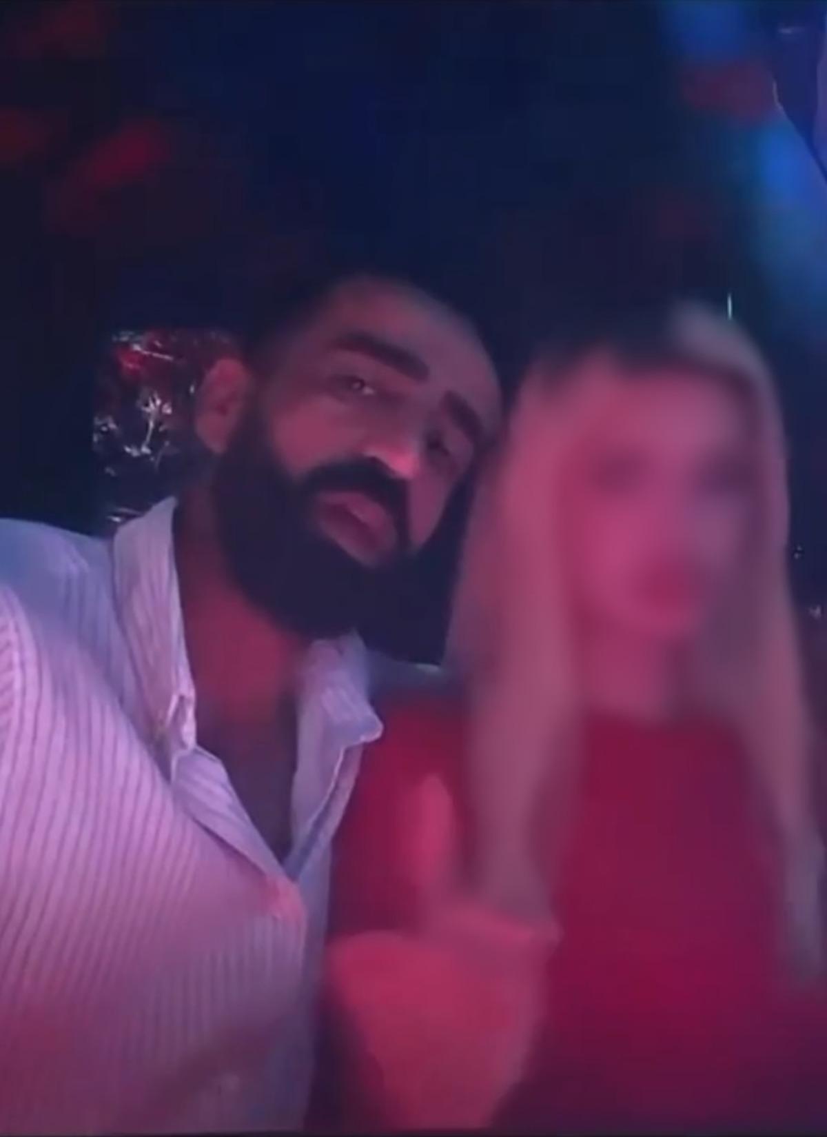 Gazinoda canlı yayın açıp kızlara bu teklifte bulundu: Yeme, içme, bana ait 2