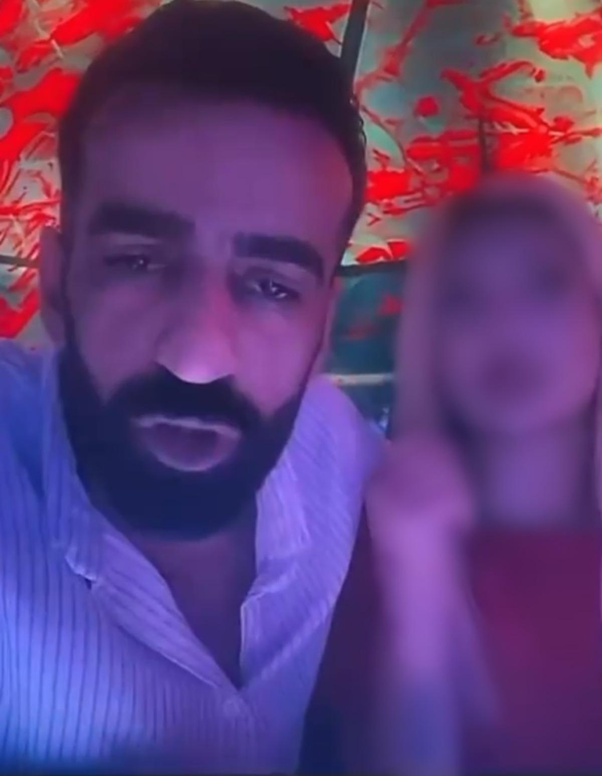 Gazinoda canlı yayın açıp kızlara bu teklifte bulundu: Yeme, içme, bana ait 1