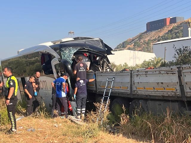 Muğla daki trafik kazasında hayatını kaybeden polis memuru Siverek te toprağa verildi 1