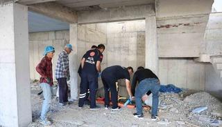 İnşaatın asans&ouml;r boşluğuna d&uuml;şen m&uuml;hendis ağır yaralandı