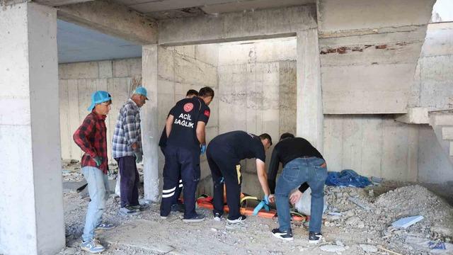 İnşaatın asansör boşluğuna düşen mühendis ağır yaralandı